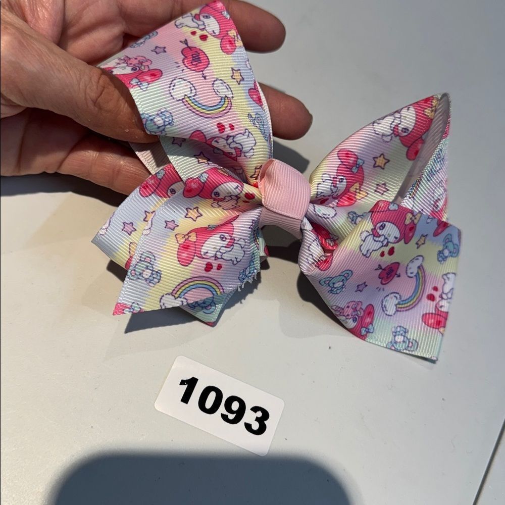 1093 Sanrio Alligator Clip Hair Bow